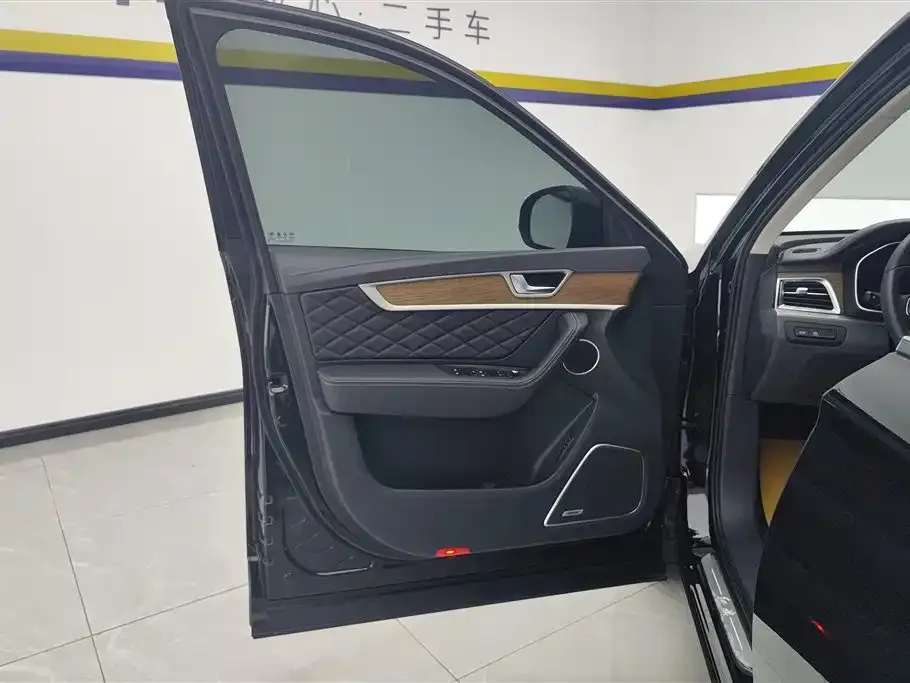 Hongqi HS7 2021 из CN, фото 3
