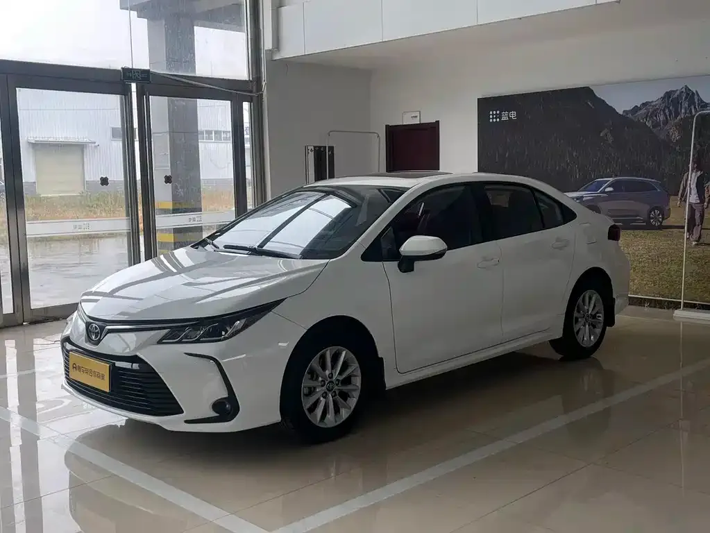 Toyota Corolla 2023 из CN, фото 1