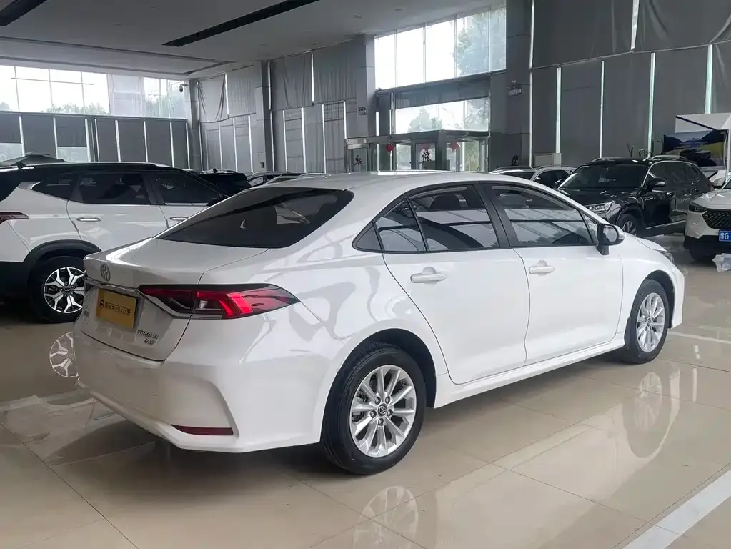 Toyota Corolla 2023 из CN, фото 7