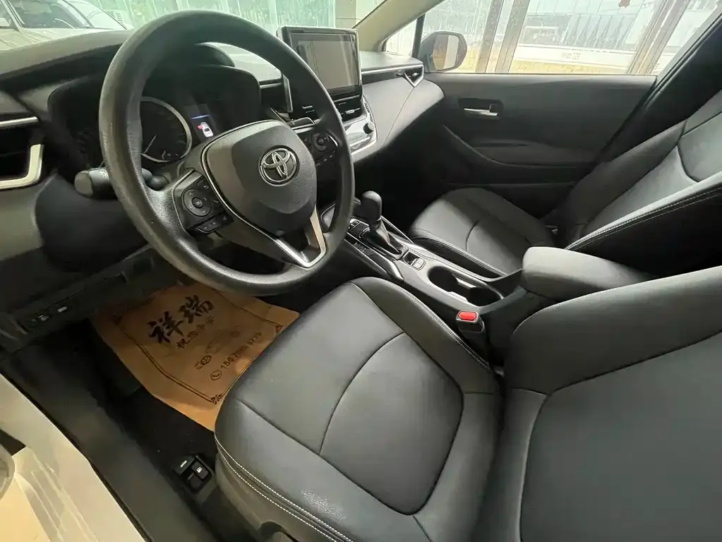 Toyota Corolla 2023 из CN, фото 2