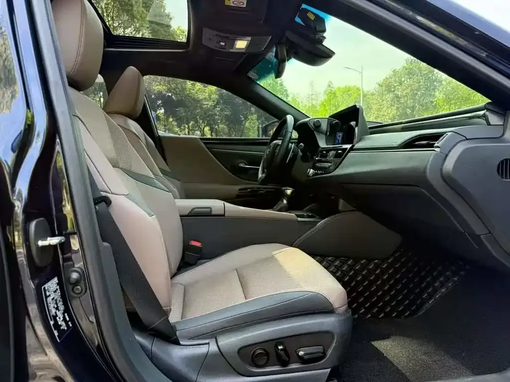 Lexus ES 2023 из CN, фото 2