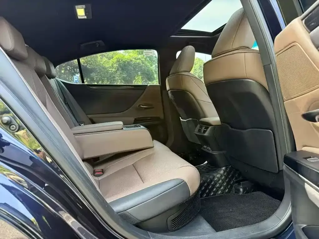 Lexus ES 2023 из CN, фото 3
