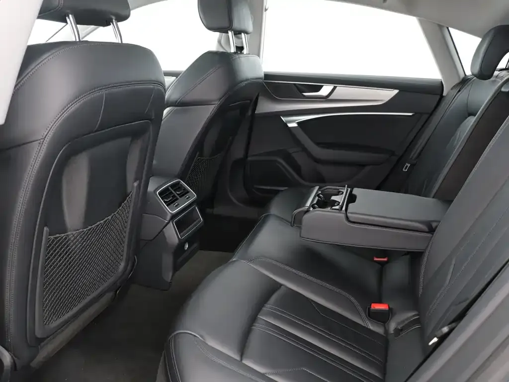 Audi A7 2021 из CN, фото 6
