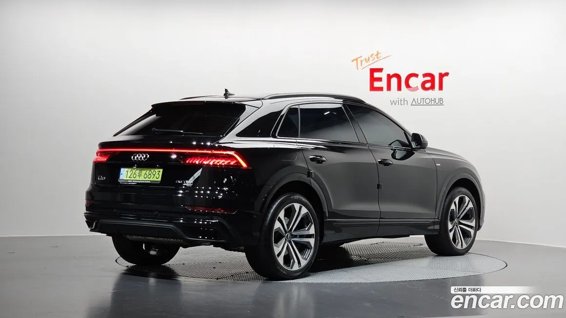 Audi Q8 — фото 4