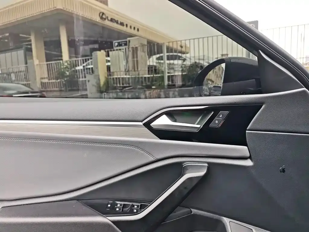Volkswagen Sagitar 2022 из CN, фото 10