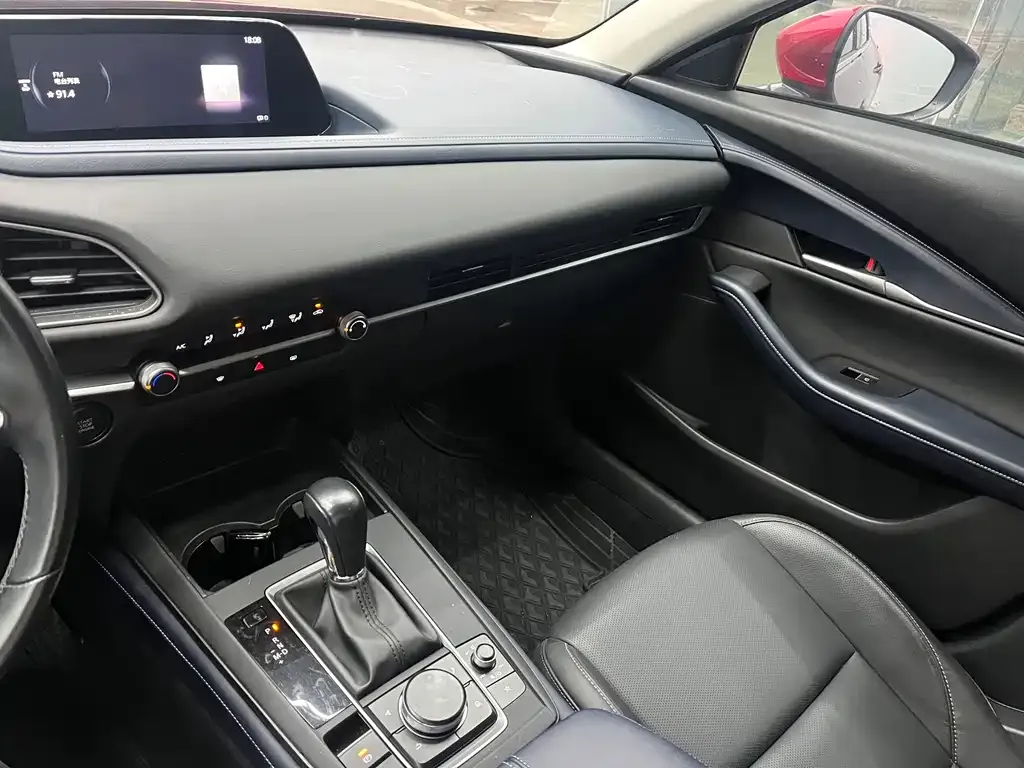 Mazda CX-30 2022 из CN, фото 9