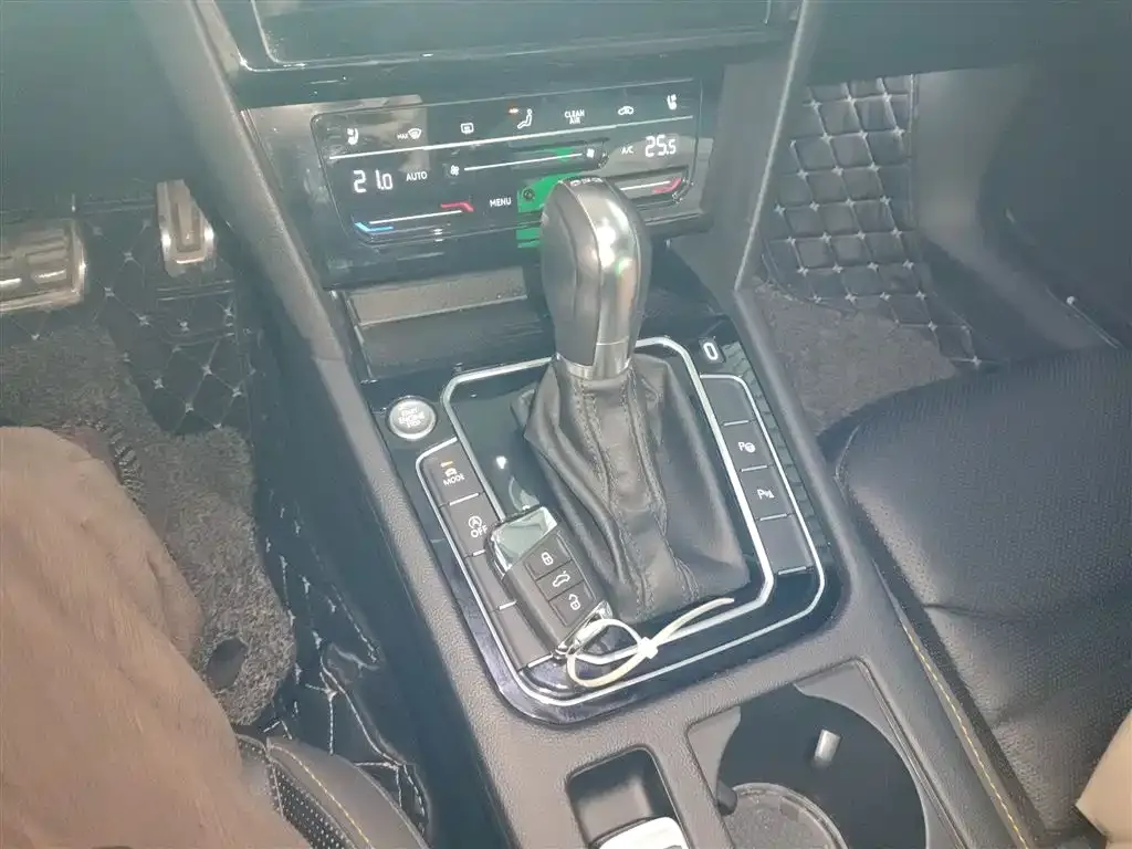 Volkswagen CC 2022 из CN, фото 4