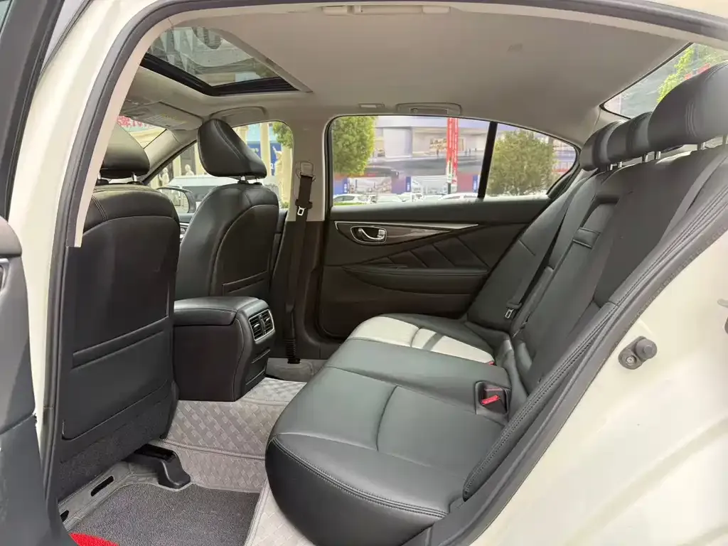 Infiniti Q50L 2022 из CN, фото 2