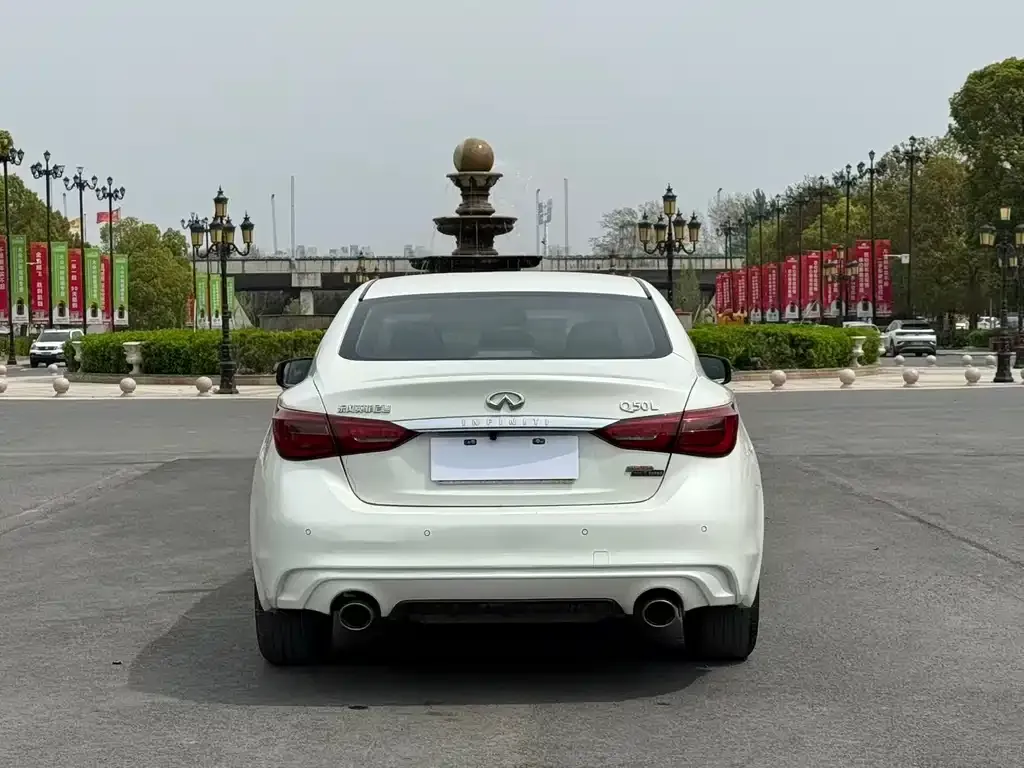 Infiniti Q50L 2022 из CN, фото 9
