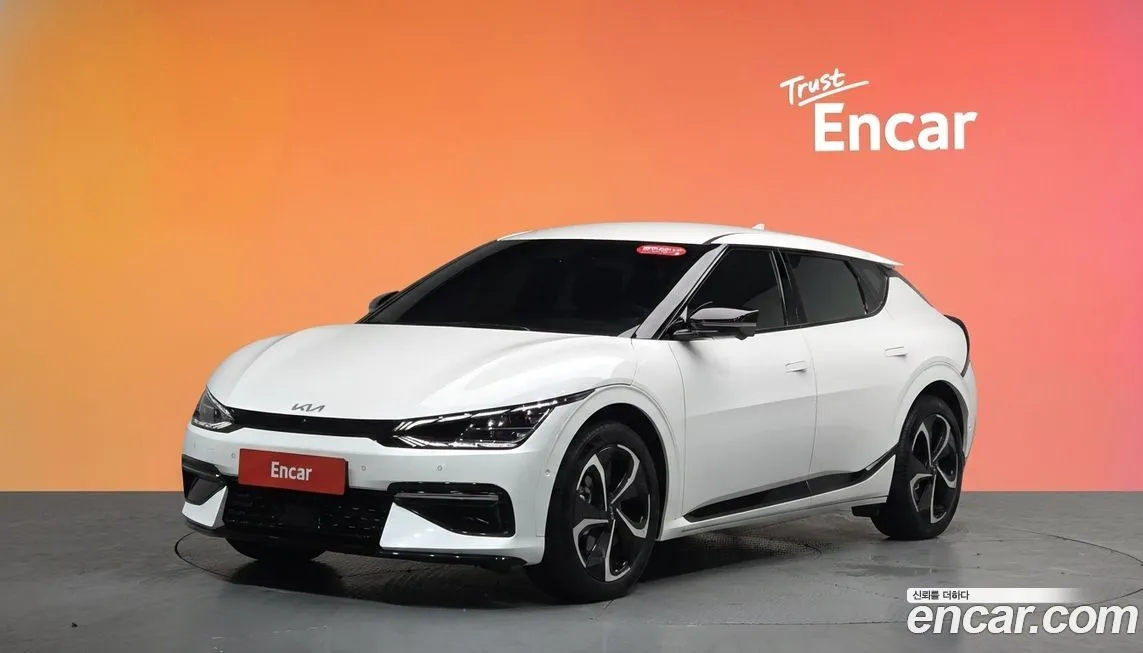 Kia EV6 — фото 1