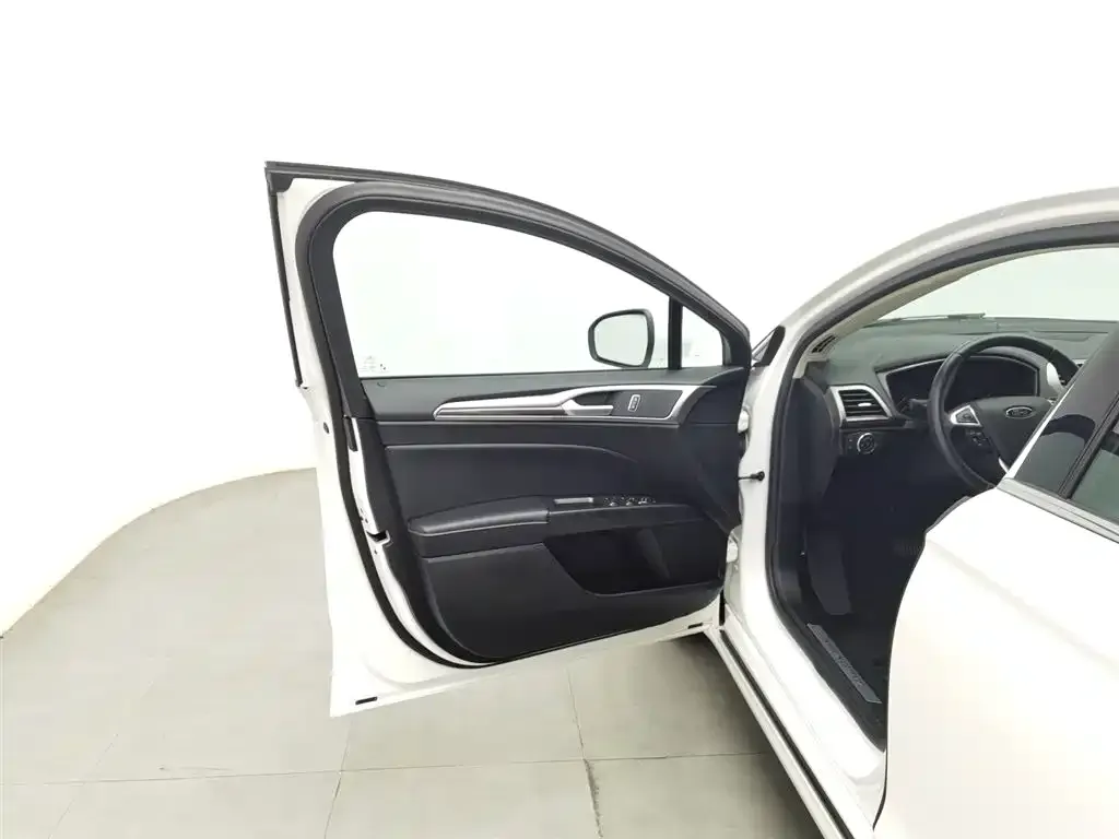 Ford Mondeo 2021 из CN, фото 6