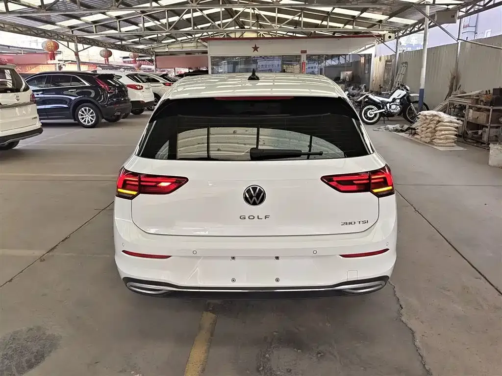 Volkswagen Golf 2023 из CN, фото 6