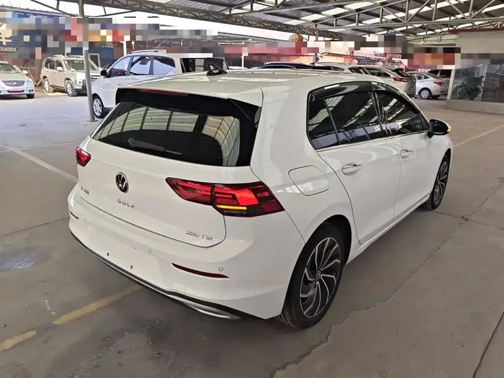 Volkswagen Golf 2023 из CN, фото 10