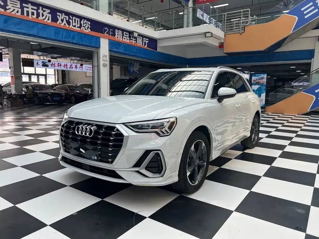 Audi Q3 2023 из CN, фото 1