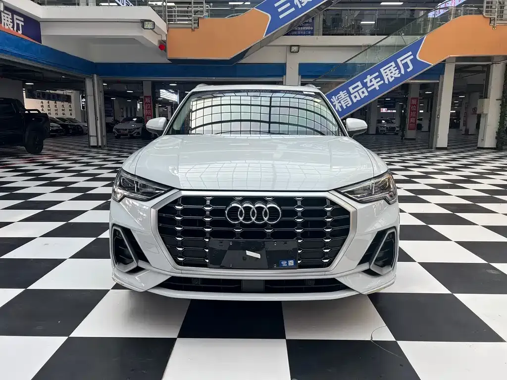 Audi Q3 2023 из CN, фото 4