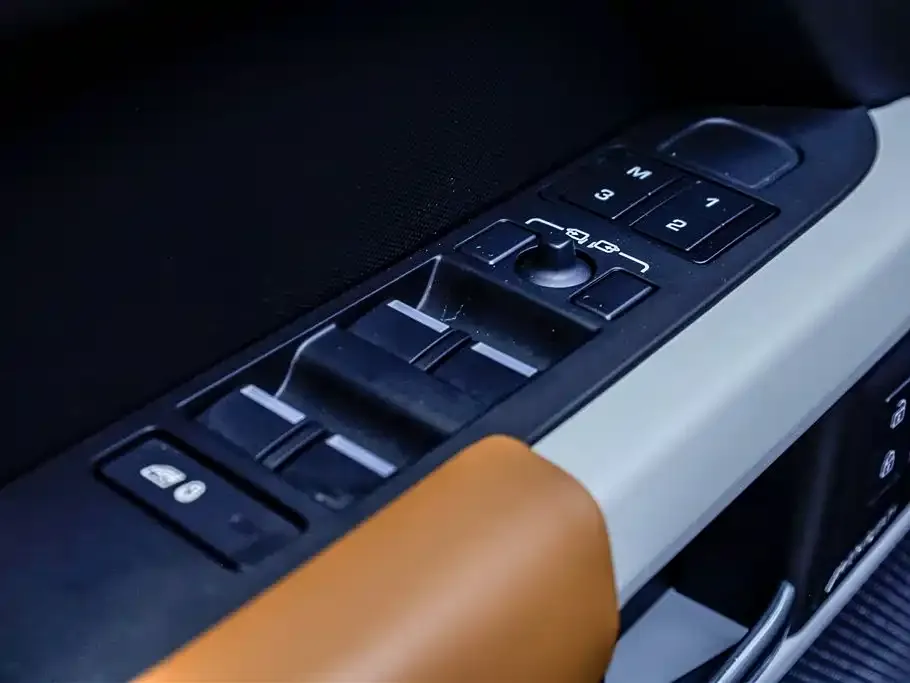 Land Rover Defender 2024 из CN, фото 2