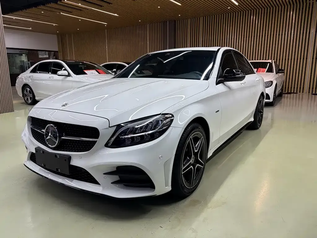 Mercedes-Benz C-Class — фото 1