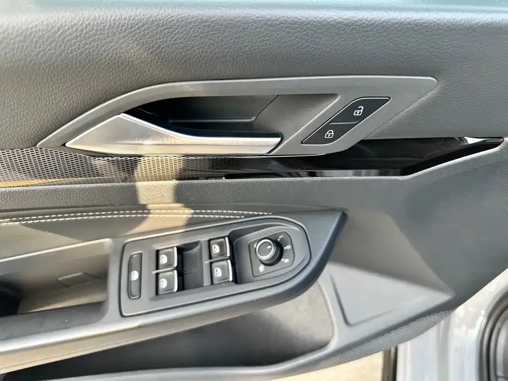 Volkswagen Golf 2021 из CN, фото 3