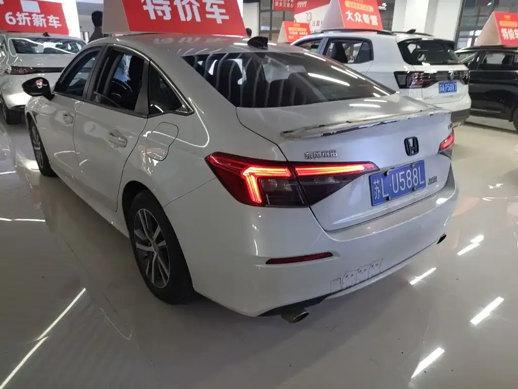 Honda Civic — фото 10