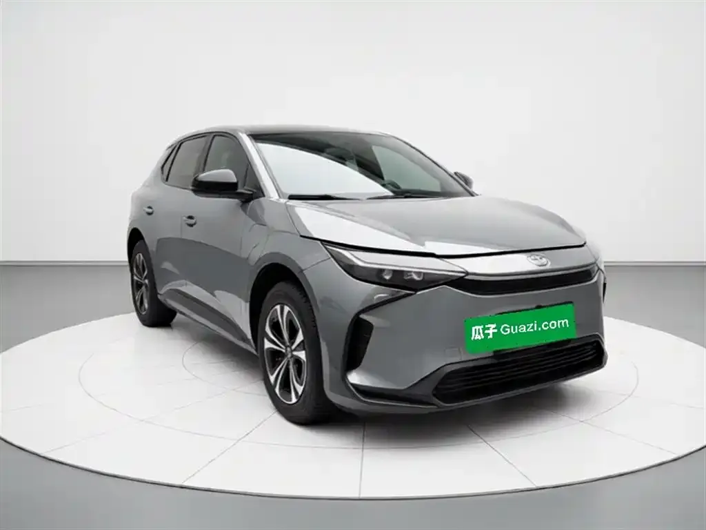 Toyota bZ4X 2023 из CN, фото 8