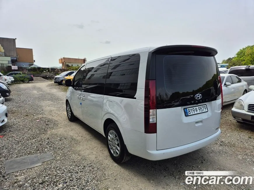 Hyundai Staria — фото 2