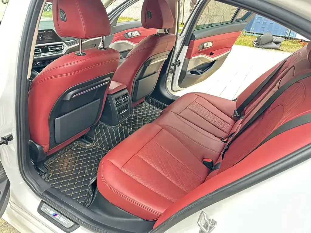BMW 3 Series 2022 из CN, фото 2