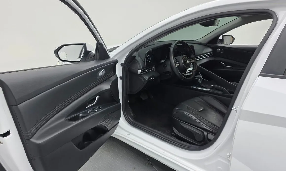 Hyundai AVANTE 2022 из KR, фото 2