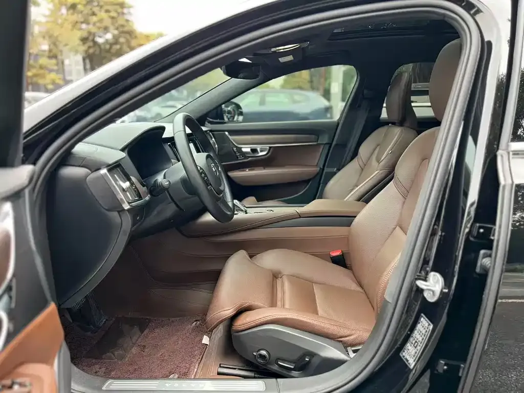 Volvo S90 2023 из CN, фото 3