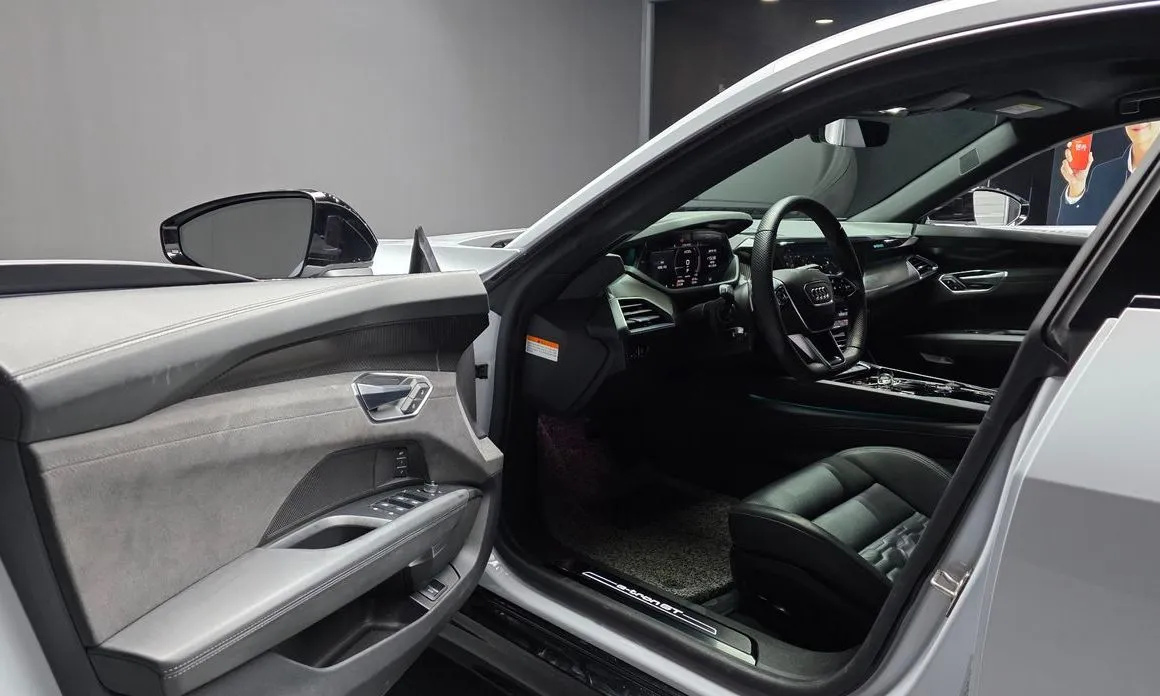 Audi e-tron GT 2022 из KR, фото 9