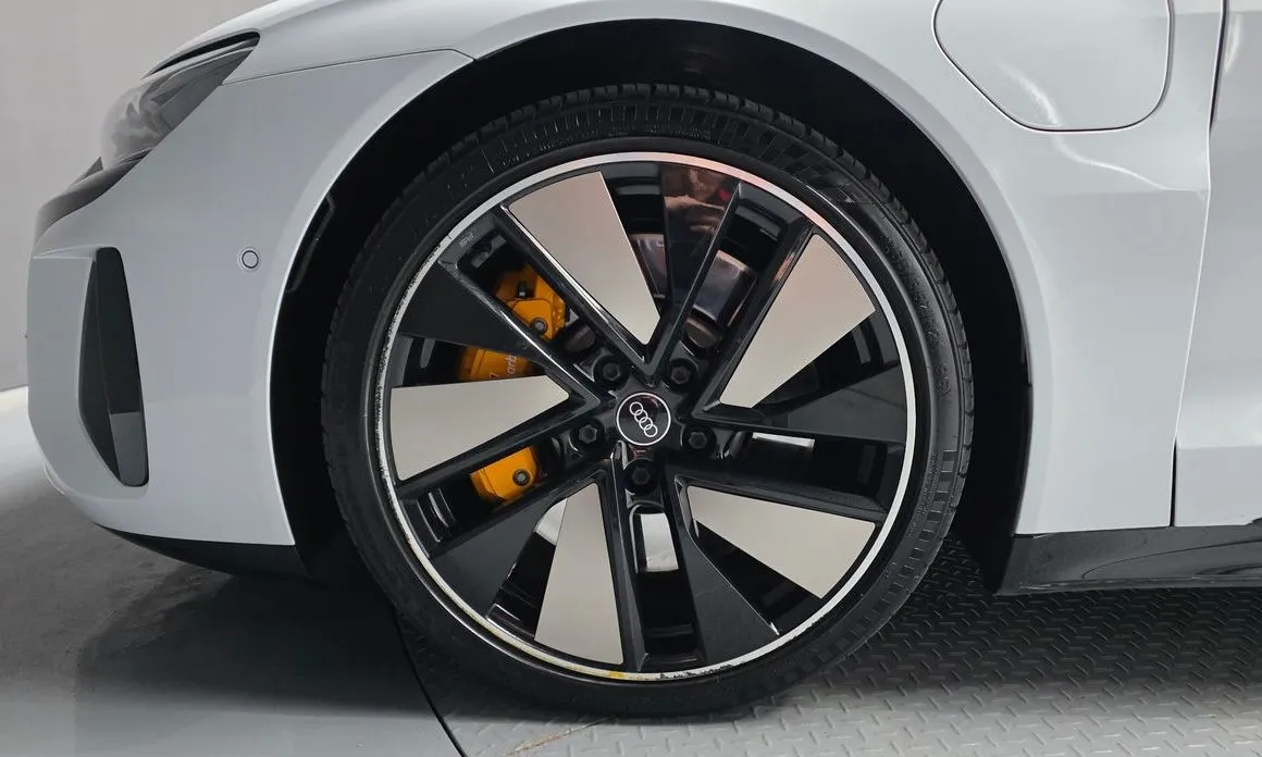 Audi e-tron GT 2022 из KR, фото 7