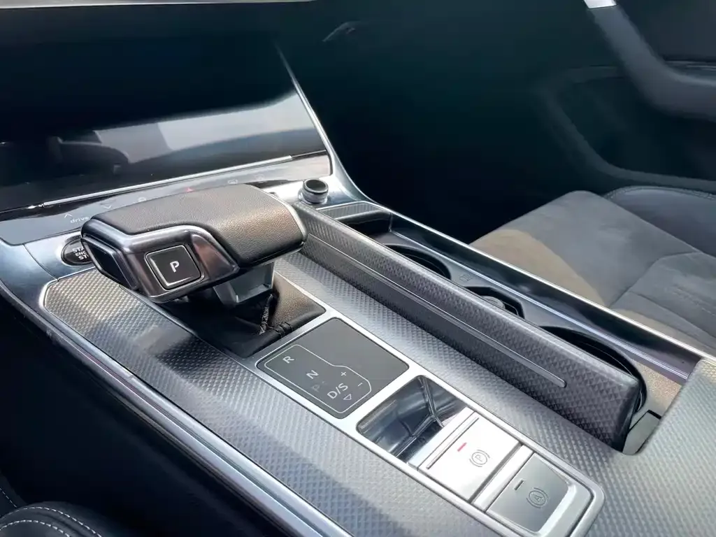 Audi A6L 2024 из CN, фото 3