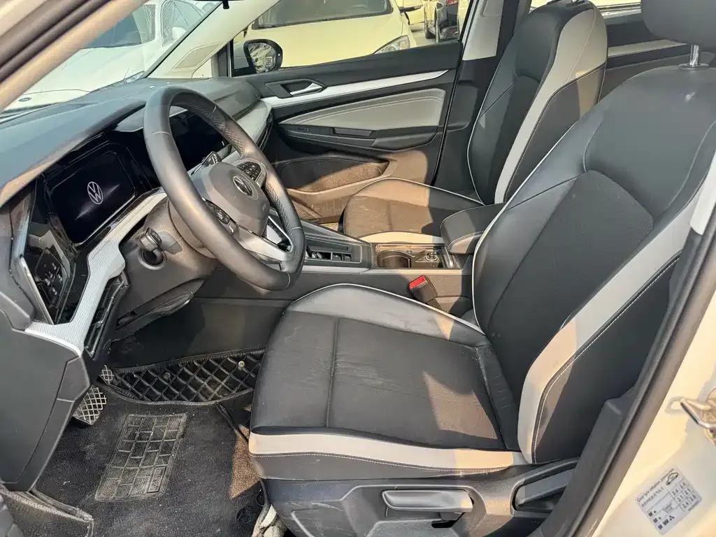 Volkswagen Golf 2022 из CN, фото 4