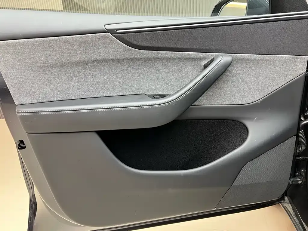 Tesla Model Y 2025 из CN, фото 8