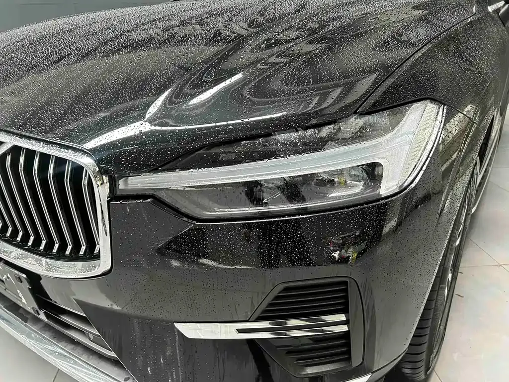 Volvo XC60 — фото 7