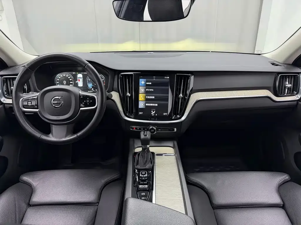 Volvo S60 — фото 10