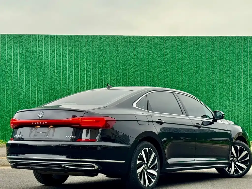 Volkswagen Passat — фото 6