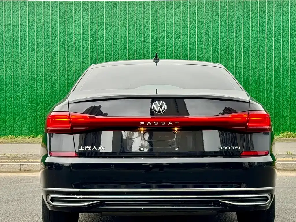 Volkswagen Passat — фото 7