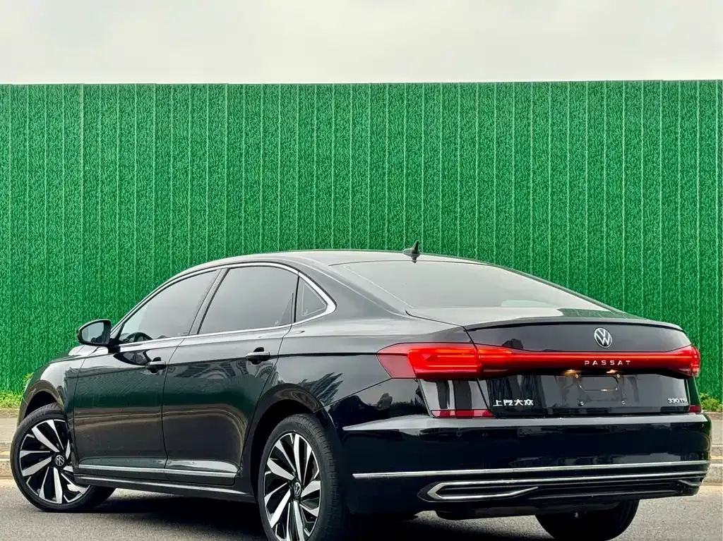 Volkswagen Passat — фото 8