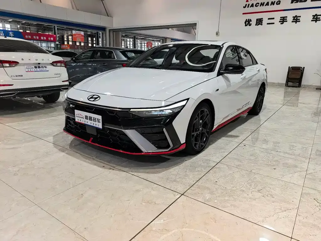 Hyundai Elantra 2023 из CN, фото 1