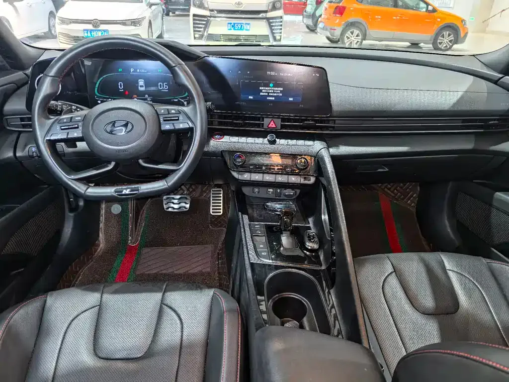 Hyundai Elantra 2023 из CN, фото 9