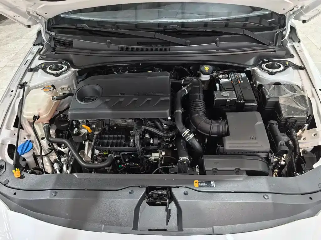 Hyundai Elantra 2023 из CN, фото 6