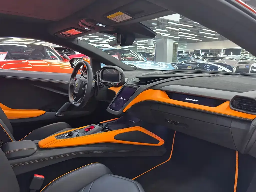 Lamborghini Revuelto 2026 из CN, фото 7