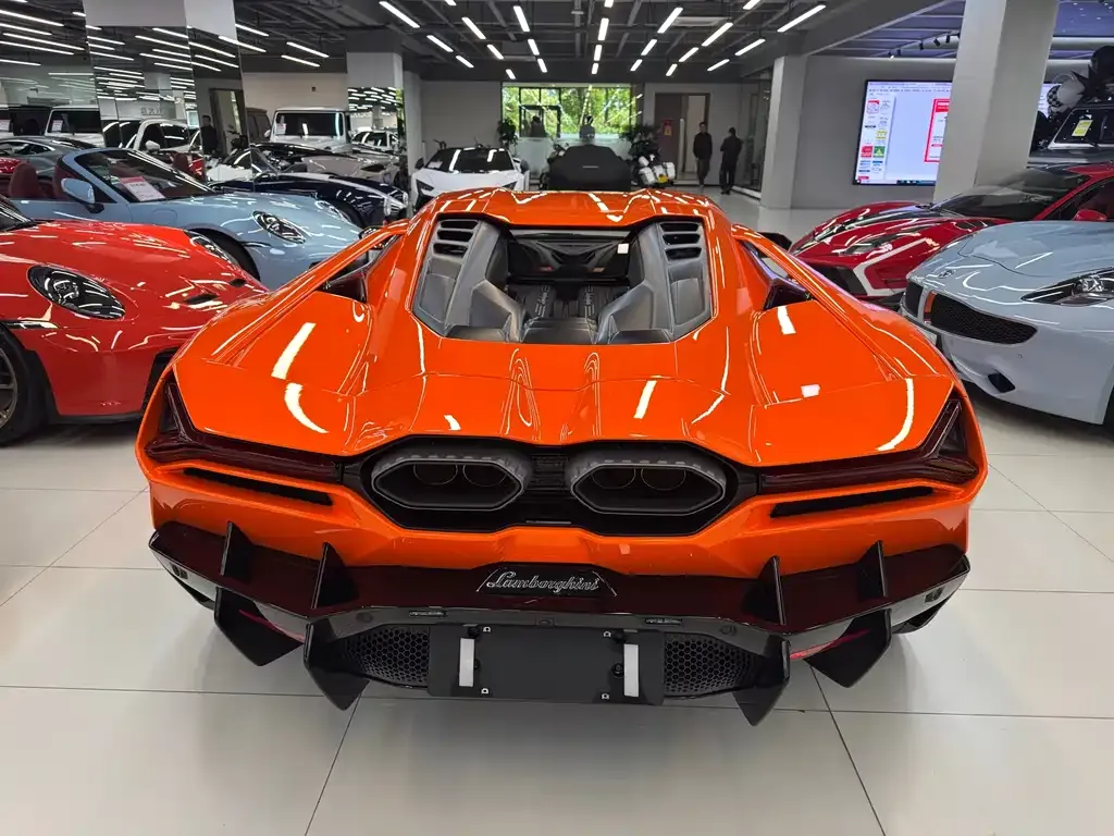 Lamborghini Revuelto 2026 из CN, фото 8