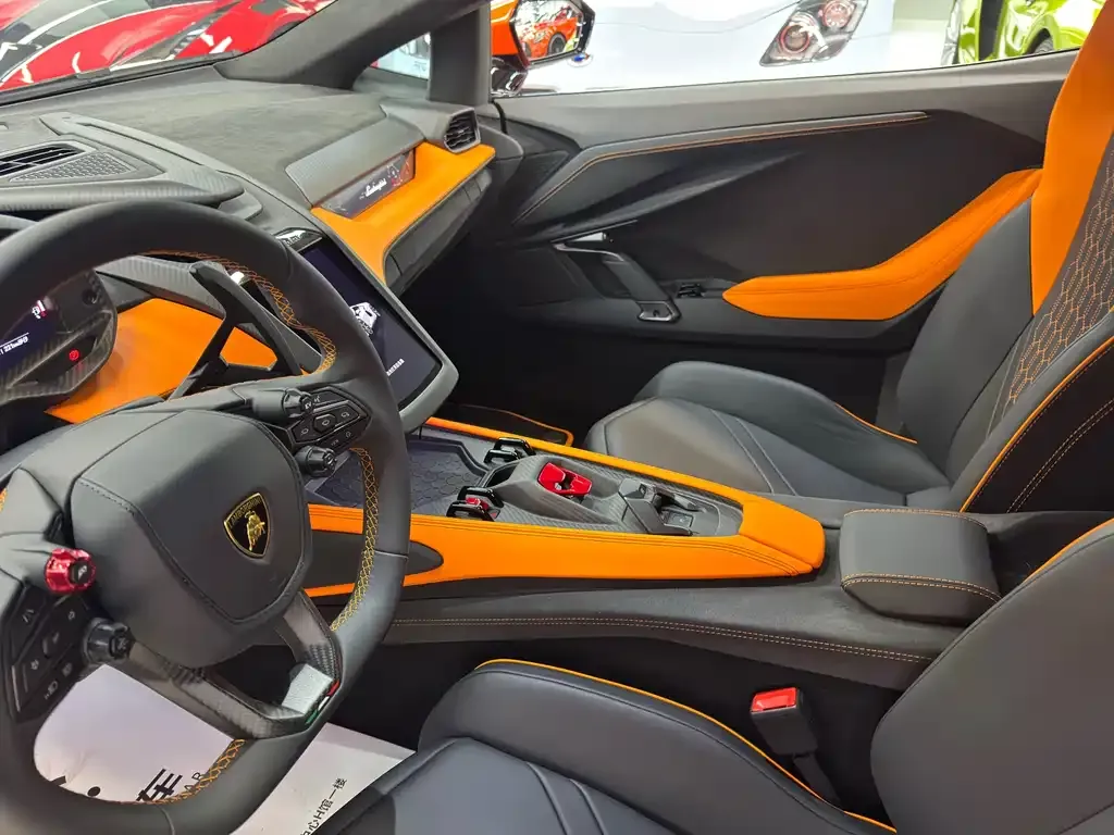 Lamborghini Revuelto 2026 из CN, фото 10