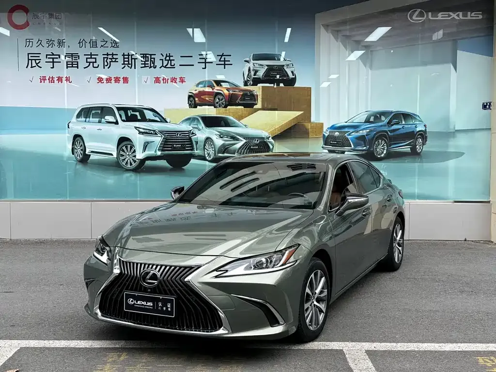 Lexus ES — фото 1