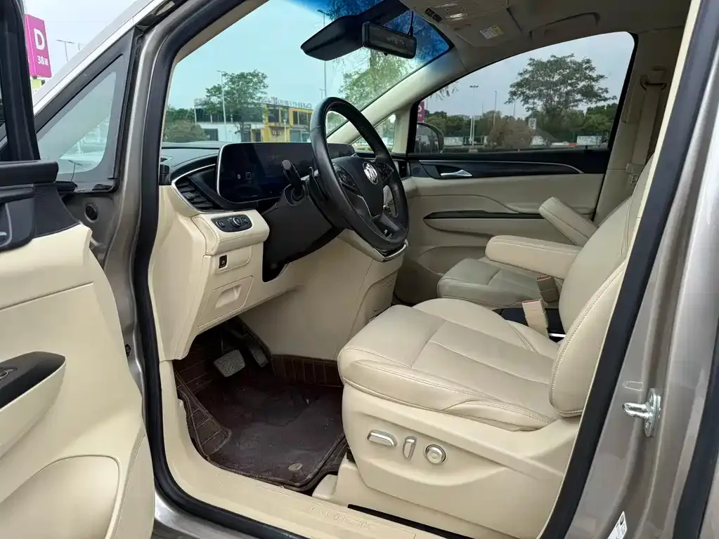 Buick GL8 2023 из CN, фото 3