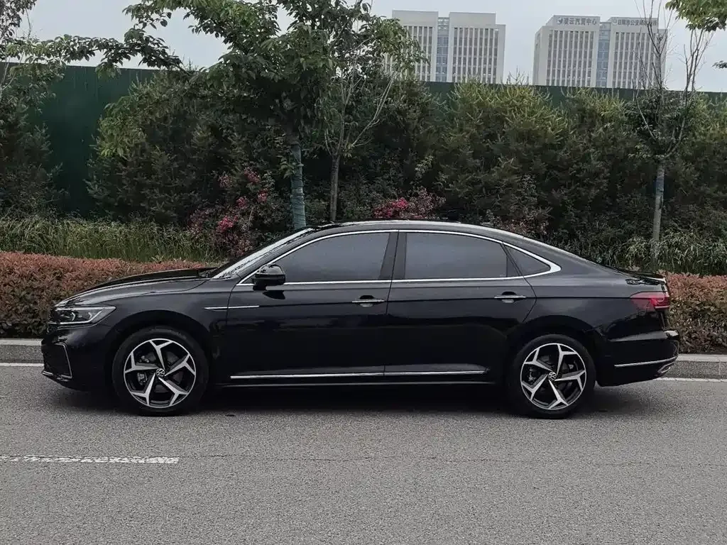 Volkswagen Passat — фото 9