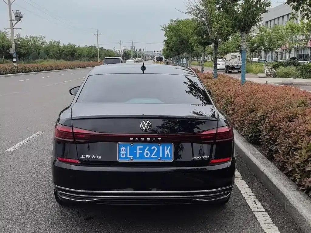 Volkswagen Passat — фото 7