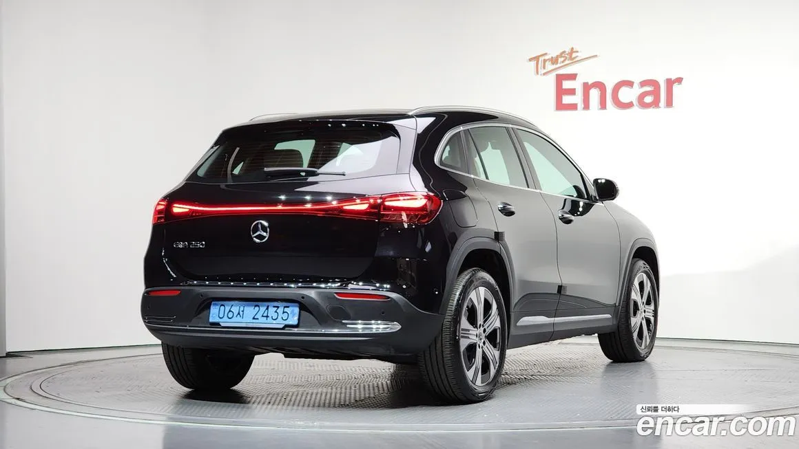 Mercedes-Benz EQA — фото 10