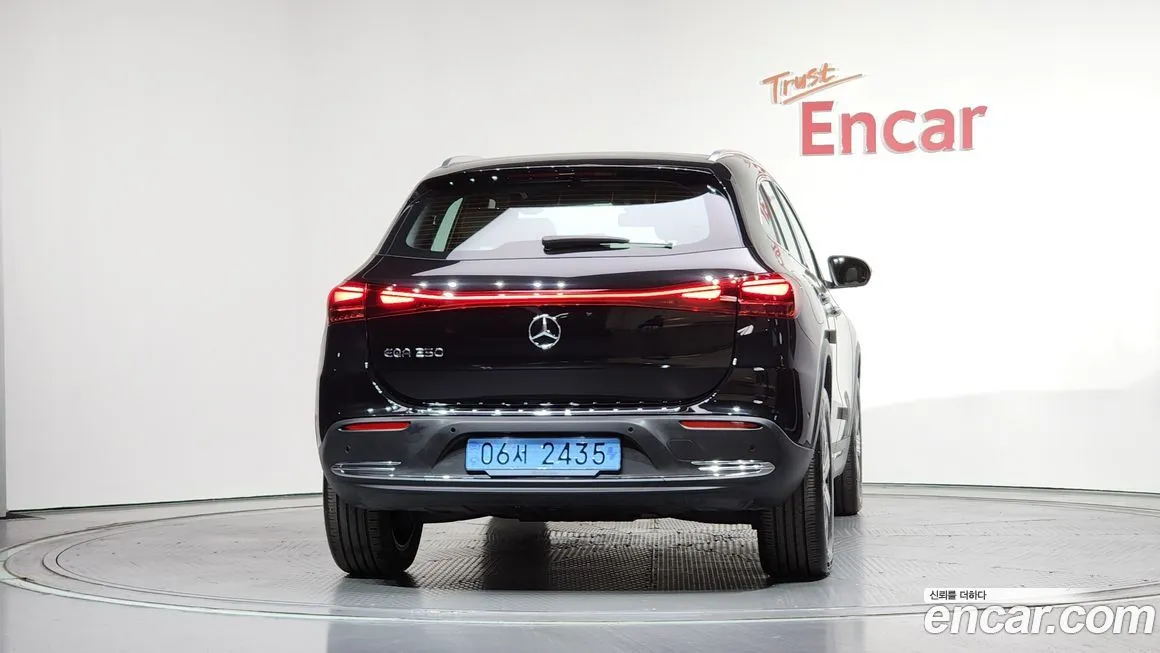 Mercedes-Benz EQA — фото 2